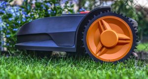 distelapparath robotic lawnmower gba80be72a 640