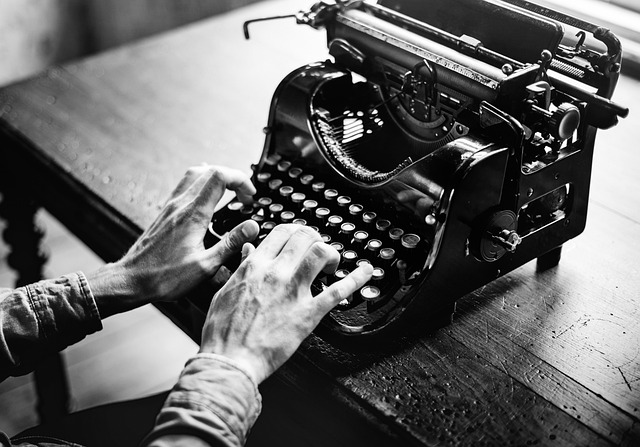 rawpixel typewriter g4ddeae80c 640
