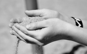 congerdesign hands g2287ffa52 640