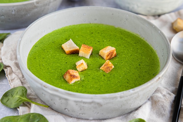 Recette rafraîchissante de soupe froide de courgette, lait de coco et sumac 15 eatde spinach soup gffc01dec3 640