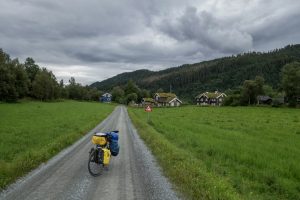 photo 1729998113447 0ea04007bc1e